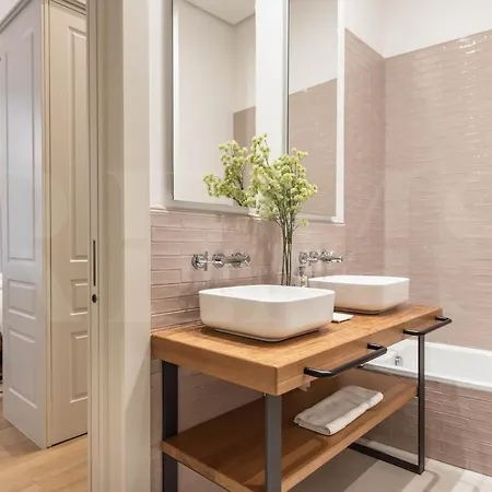 Modern Luxe In The Historic Center By Rems Malaga