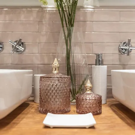 Modern Luxe In The Historic Center By Rems *